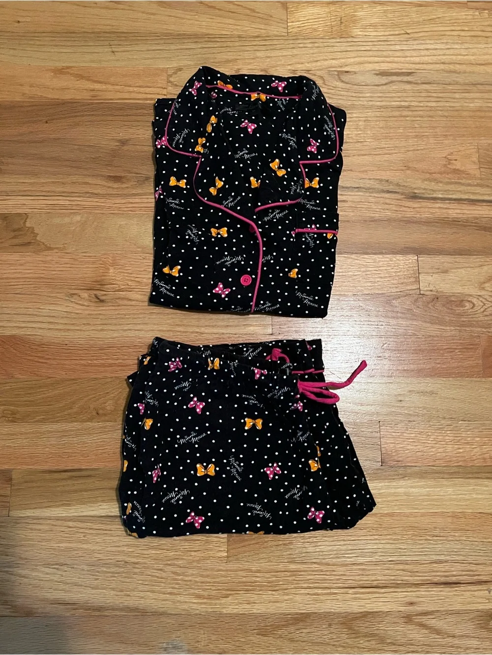 Disney Luxe Collection Black Short-Sleeve Pajama Set with Pink Piping & Yellow